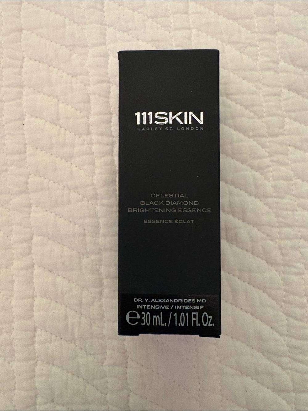 111SKIN Celestial Black Diamond Brightening Essence — Black & Silver - Picture 3 of 4